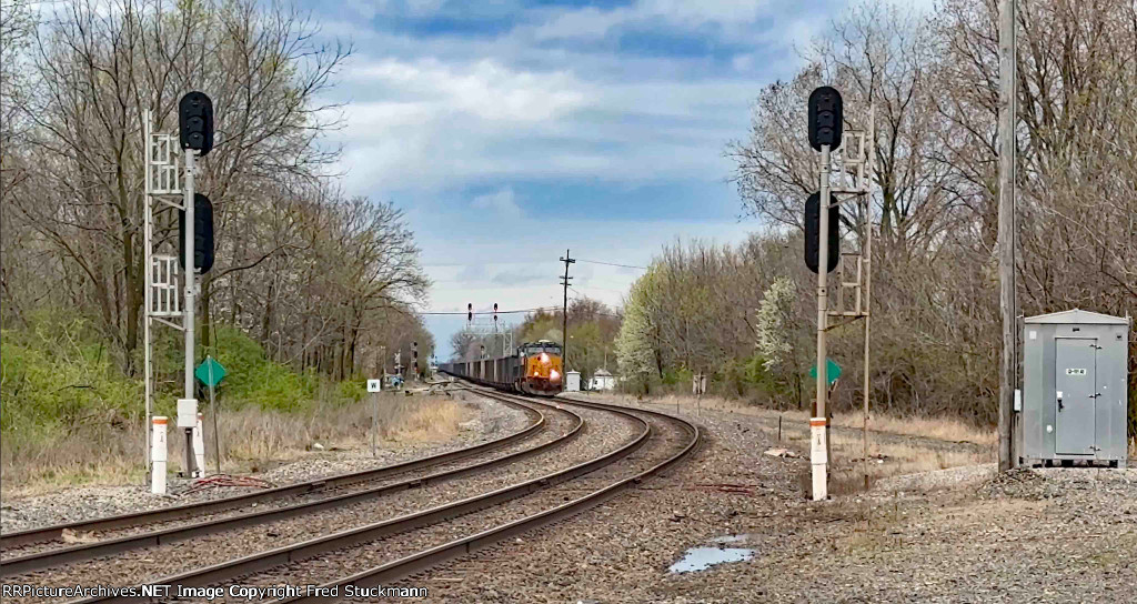 Here comes CSX 3178.